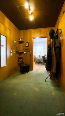 Diele mit Blick in den Wintergarten - 