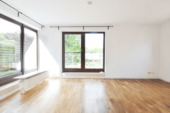Lichtdurchflutetes Wohnzimmer - 2 Zimmer Terrassenwohnung zum Kaufen in Wentorf