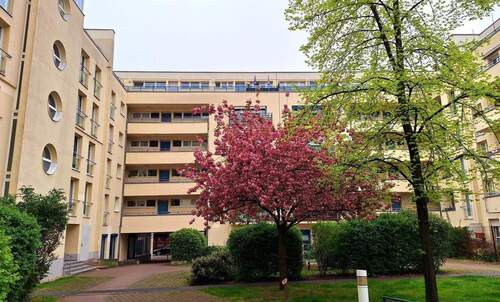 Hofansicht - Citynah - super geschnittene Wohnung mit Balkon und Gäste-WC!