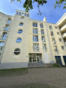 Hausansicht - 3 Zimmer Etagenwohnung zur Miete in Leipzig