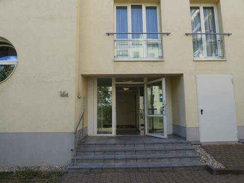 Hauseingang 16c - Etagenwohnung mit 84,00 m² in Leipzig zur Miete