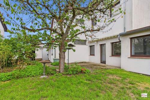 seitliche Hausansicht - ***Dein Projekt wartet! Einfamilienhaus mit großem Grundstück und Garage in Brühl-Rohrhof***