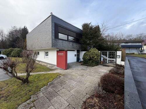 Eingangsbereich - Einfamilienhaus mit 262,00 m&sup2; in Bad Marienberg zum Kaufen