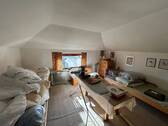 Zimmer im Dachgeschoss - 