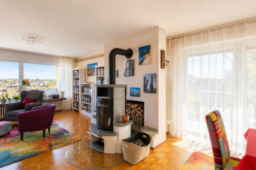 Kamin und Wohnbereich EG - 9 Zimmer Einfamilienhaus in Karlsruhe