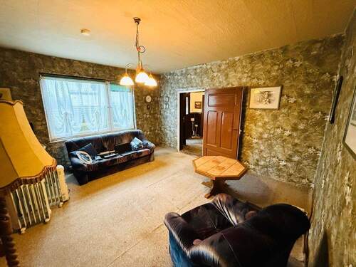 4. Räume im Erdgeschoß (2) - 