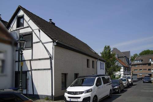 Ansicht_Straße.jpg - 4 Zimmer Einfamilienhaus zum Kaufen in Düsseldorf