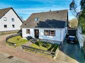 Außenansicht Straßenseite - 6 Zimmer Einfamilienhaus zum Kaufen in Wolfenbüttel