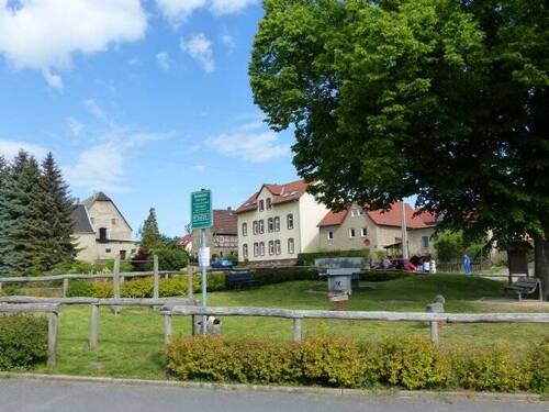 Das MFH Altzaschendorf 19 am Dorfkern - 2 Zimmer Etagenwohnung zur Miete in Meißen