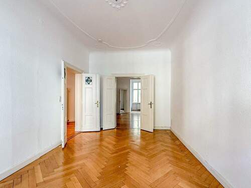 Wohnzimmer - 4 Zimmer Etagenwohnung zum Kaufen in Berlin