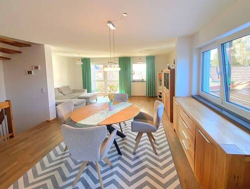 Wohn-/ Essbereich - 5 Zimmer Doppelhaushälfte in Großhelfendorf