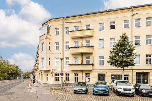 Hausansicht - Großzügige 2-Zimmer-Wohnung mit zwei Balkon nahe Bhf-Lichtenberg!