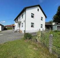 Zweifamilienwohnhaus mit 3 Garagen etc. 962 m² Grundstück in Grünbach bei Erding (Renovierungsbedarf!) - Bockhorn