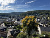 Blick Balkon Süd-West - Tolle 3-Raum Dachgeschosswohnung mit Traumblick über Aue