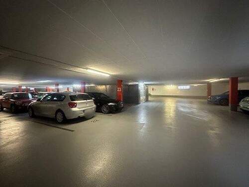 Tiefgaragenstellplatz - 