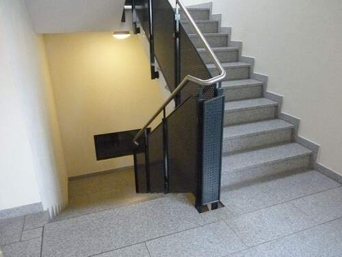 gepflegtes Treppenhaus - 