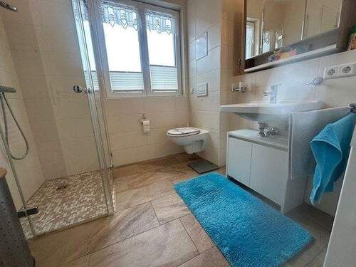 Tageslichtbad mit Dusche - 