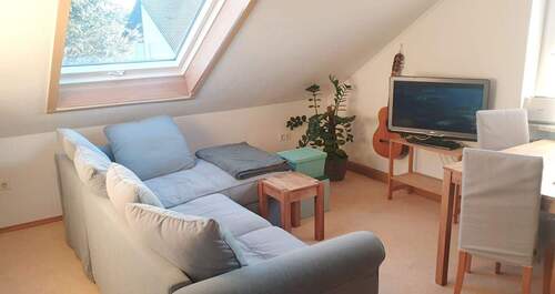 Helles, gemütliches Wohnzimmer - 2 Zimmer Etagenwohnung zur Miete in Burgthann