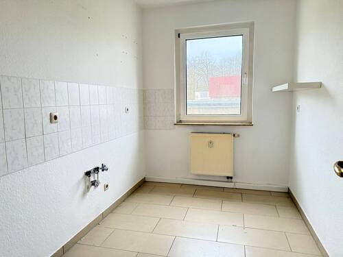 Separate Küche mit Fenster - 