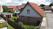 Blick auf Haus und Garten - Gemütliches Einfamilienhaus in Stiege