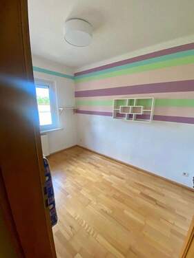 Kinderzimmer 2 / Büro - 