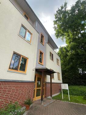 Hausansicht - Terrassenwohnung mit 66,70 m² in Chemnitz zur Miete