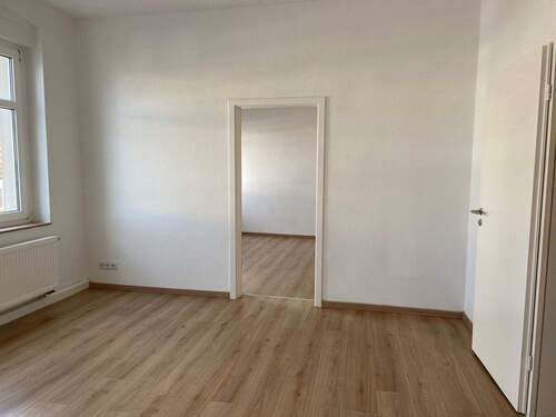 Bild 4 - Mehrfamilienhaus, Wohnhaus mit 305,00 m² in Delitzsch zum Kaufen