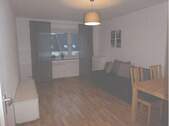 Wohnzimmer - 2 Zimmer Etagenwohnung zur Miete in Düsseldorf
