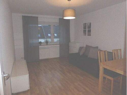Wohnzimmer - 2 Zimmer Etagenwohnung zur Miete in Düsseldorf
