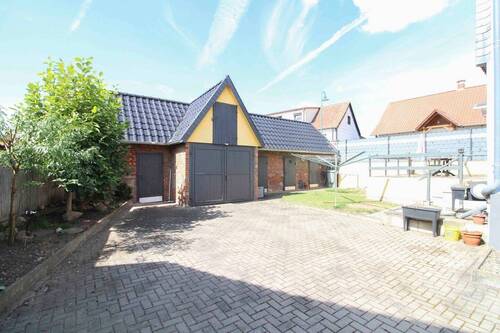 Hof und Nebengelass - 