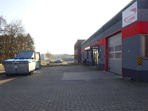 Ansicht_Vorplatz - Halle in Trittau zum Kaufen