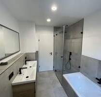 Hochwertige, energetisch sanierte 5-Zimmer-EG-Wohnung mit Balkon, Garten u. 2 Garagenstellplätzen - Herzogenaurach