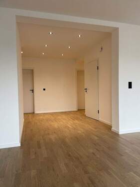 Eingangsbereich - 5 Zimmer Etagenwohnung in Herzogenaurach