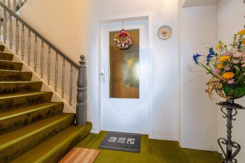 Treppenhaus - 4 Zimmer Mehrfamilienhaus, Wohnhaus in Dortmund / Brechten