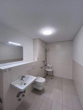 Badezimmer barrierefrei - Etagenwohnung mit 65,00 m&sup2; in Nürnberg zur Miete