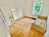 Wohnschlafzimmer - 1 Zimmer Etagenwohnung zum Kaufen in Duisburg / Neudorf-Nord