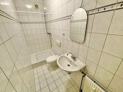 Duschbad - 1 Zimmer Etagenwohnung in Duisburg / Neudorf-Nord