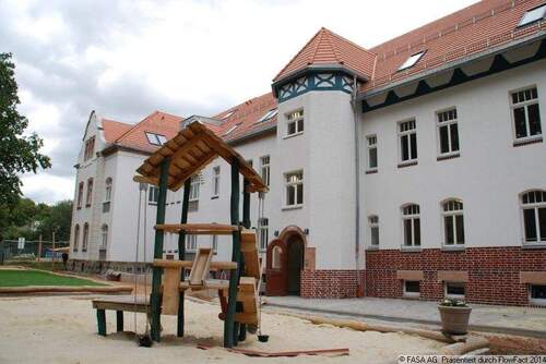 Straßenansicht Burgstraße 26 - Solar-Denkmal zum Ausbau am Zeisigwald