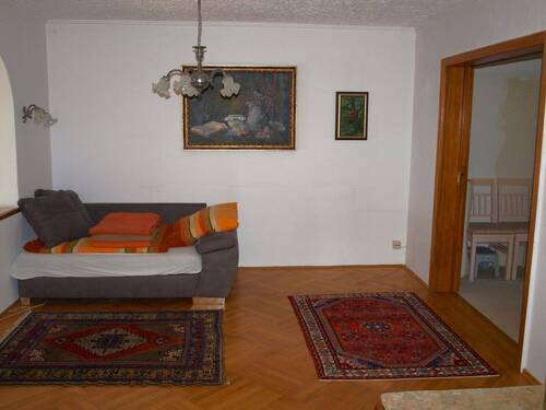 Teilansicht Wohnzimmer - Einfamilienhaus mit 151,50 m² in Röhrmoos - Großinzemoos zum Kaufen
