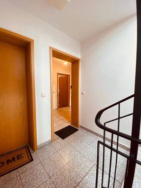Hausflur/Zugang - 2 Zimmer Etagenwohnung in Bottrop