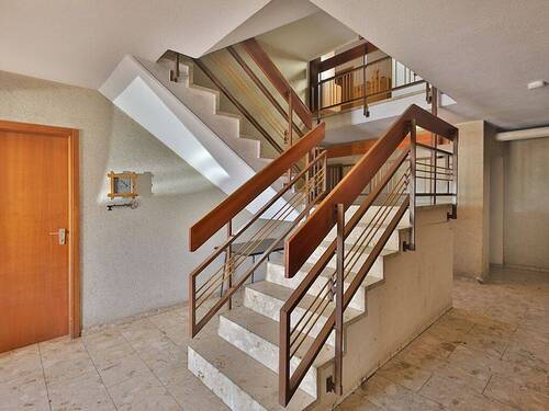 Treppenaufgang im Wohnhaus - 