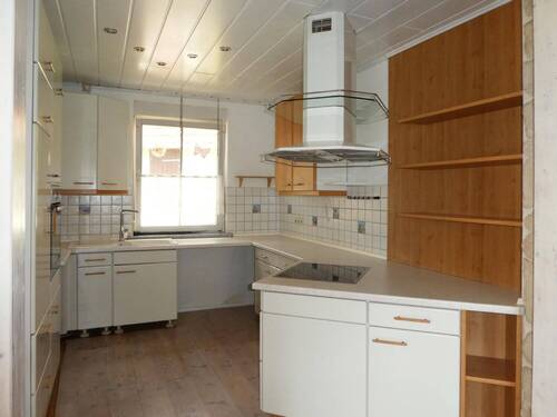 Küche mit Blick zum Hof - 