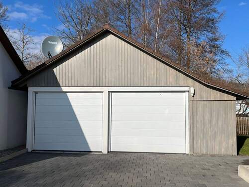 Doppelgarage mit Abstellraum - 9 Zimmer Mehrfamilienhaus, Wohnhaus in Deggenhausertal