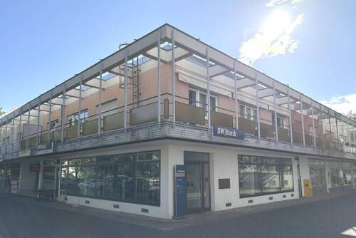 Außenansicht - Ladenfläche EG frei! Gewerbefl. & Whg. im OG vermietet, 2 Garagen, Bj. ca. 1961, Grdst. ca. 255 m² !