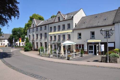 Bild 1 - Beliebtes Hotel-Restaurant (33 Betten) in zentraler Lage in der Vulkaneifel