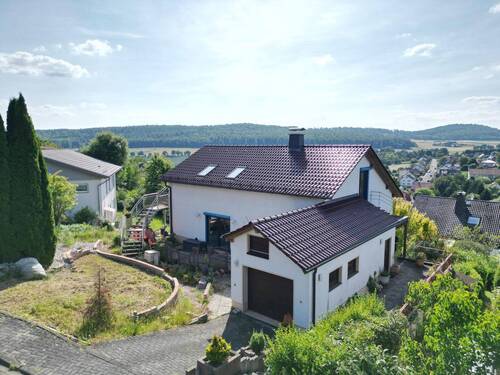Vorderansicht - 6 Zimmer Einfamilienhaus in Bad Emstal