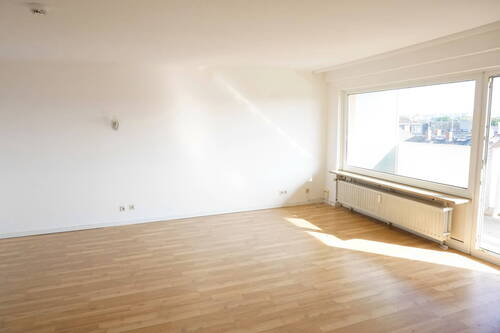 ..weiterer Blick Wohnbereich - Etagenwohnung mit 125,00 m² in Frankfurt am Main zum Kaufen