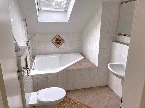 Wohnung DG Wannenbad mit Tageslicht - 