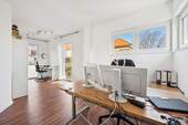 Großes Zimmer/ Aktuell Büro - 