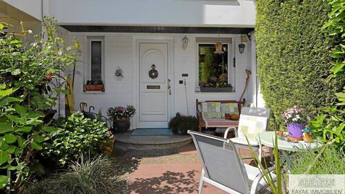 Hauseingang - 4 Zimmer Reihenmittelhaus zum Kaufen in Düsseldorf Hassels